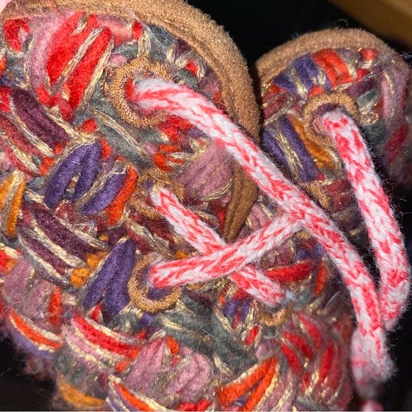 NWT Mad Love Women's Bootie Slippers
Fuzzy Yarn Knit Jewel Tones - Picture 13 of 16